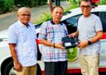 Bentuk Komitmen Bupati Natuna Serahkan Mobil Ambulan Untuk Rumah Singgah Natuna Di Batam