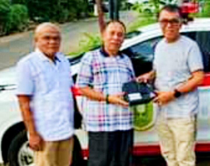 Bentuk Komitmen Bupati Natuna Serahkan Mobil Ambulan Untuk Rumah Singgah Natuna Di Batam