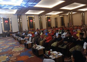 Tumpah Ruah Masa Pedukung Saat Deklarasi Pemenangan Lis-Raja