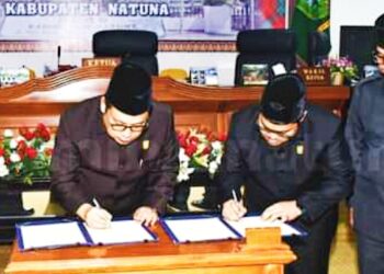 DPRD dan Pemkab Tandatangani RPJPD Natuna Tahun 2025-2045.