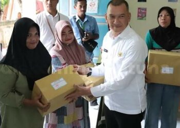 Wakil Bupati Natuna Serahkan Bantuan Peralatan UMKM