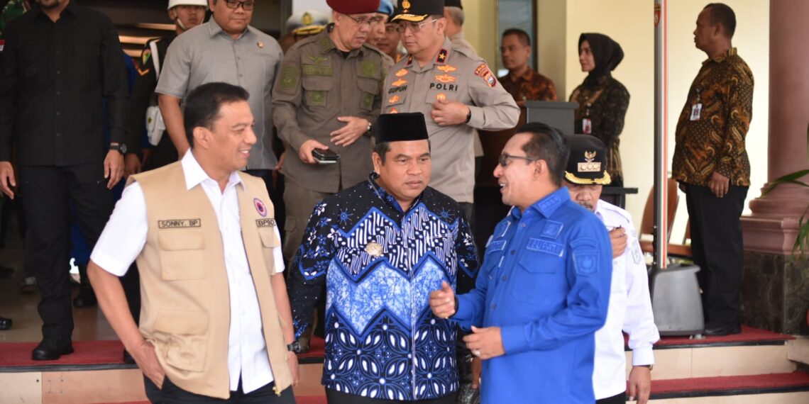 Bupati Suhatri Bur Apresiasi Tim Gabungan Penangan Bencana Padang Pariaman