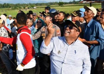 Bupati Suhatri Bur Buka Festival Lomba Layang Dalam Rangka HUT Bhayangkara ke-78
