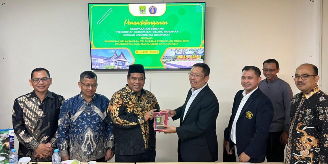 Targetkan Nilai Implementasi Sakip Menjadi “A”. Bupati Tandatangani MoU Dengan Universitas Brawijaya