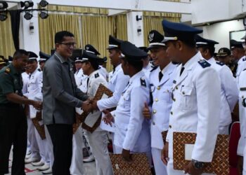 Sekda Rudy R. Rilis Serahkan Perpanjangan SK Masa Jabatan 56 Wali Nagari 