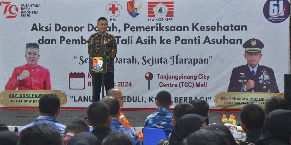 Peringati HUT Wanita AU Ke-61, Lanud RHF Gandeng BPW KKSS Kepri Gelar Donor Darah Serta Bantuan Lainya