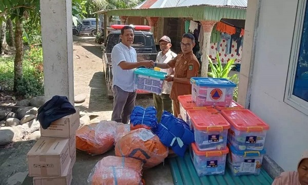 BPBD Padang Pariaman Salurkan Bantuan untuk Korban Banjir Bandang