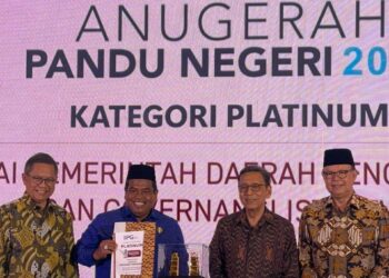 Kepemimpinan Suhatri Bur Bupati Padang Pariaman Raih Penghargaan Anugerah Pandu Negeri Kategori Platinum Tahun 2024