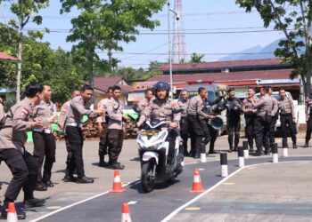 Lomba Safety Riding Dalam Peringatan Hari Lalu Lintas Bhayangkara ke-69 di Polres Bengkayang