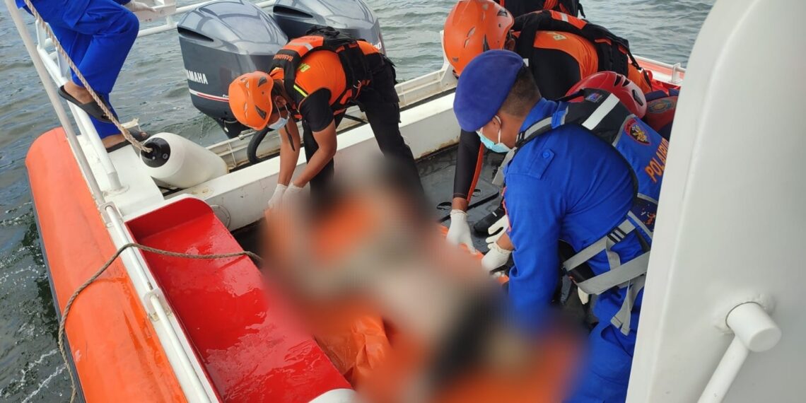 Tim SAR Gabungan Temukan Jenazah ABK KM Kaya Sampurna 7, di Perairan Pulau Lemukutan Bengkayang