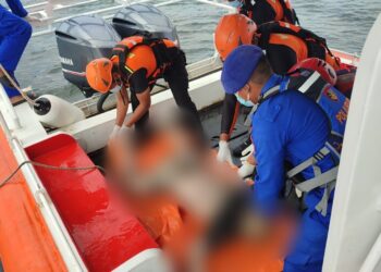 Tim SAR Gabungan Temukan Jenazah ABK KM Kaya Sampurna 7, di Perairan Pulau Lemukutan Bengkayang