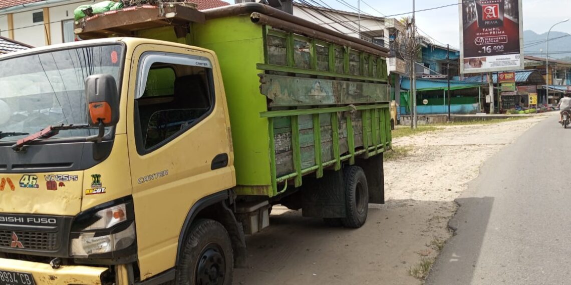 Satlantas Polres Bengkayang Tangani Laka Lantas Pejalan Kaki Tertabrak Mobil Puso Meninggal Ditempat