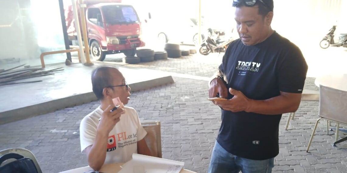 Warga Pencinta Turnamen Domino Datangi Panitia Pordi Di K2 Daftarkan Diri Untuk Ikut Menjadi Peserta