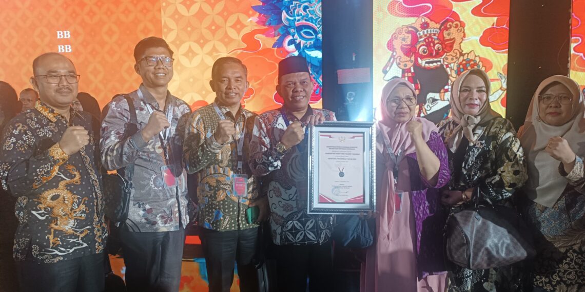 Plt. Bupati Rahmang Sebut, Bukti Keseriusan Pemkab Padang Pariaman Terima SAKIP Award 2024.