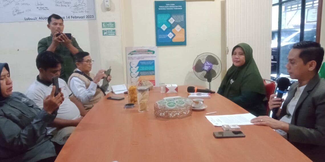 Organisasi FWP dan Sejumlah Jurnalis Lainya Kunjungi Bawaslu Padang Pariaman