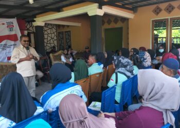 Prihatin Rafik Dengar Keluhan Warga Lokal Kesulitan Cari Lowongan Kerja di Bintan Timur