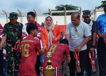 Ketua DPRD Natuna Dampingi PJs Bupati Natuna Tutup Turnamen Bupati Natuna Cup 2024
