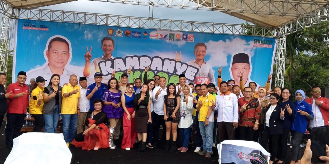 Antusiasme Warga Bengkayang Padati Lapangan Saporo BRC Pada Kampanye Akbar Darwis-Rizal