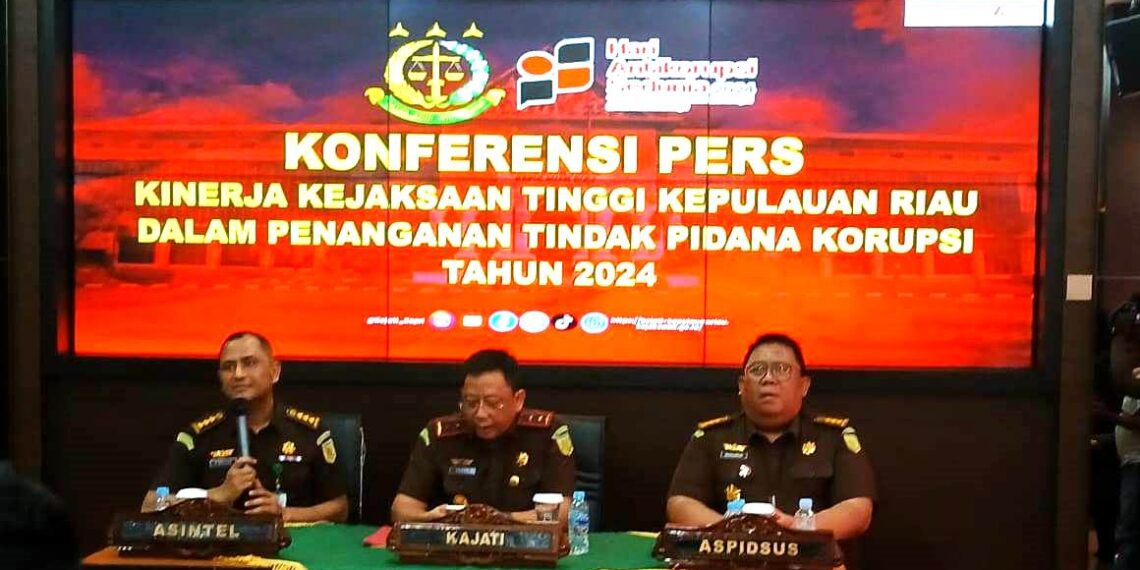 Kajati Kepri Gelar Konfresi Pers Dihadiri 74 Wartawan Dari Berbagai Media