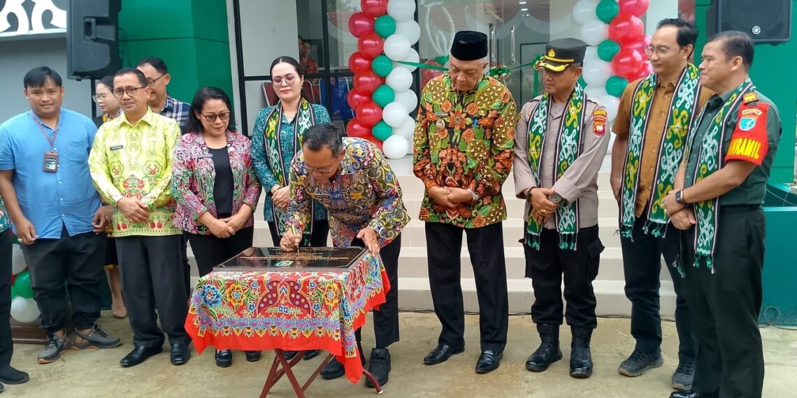 Bupati Bengkayang Resmikan Gedung Baru Labkesmas Laboratorium Dinas Kesehatan