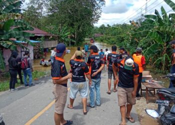 Sekelompok Pemuda Mengatasnamakan PHK Galang Bantuan Sosial Untuk Korban Bencana Banjir di Bengkayang