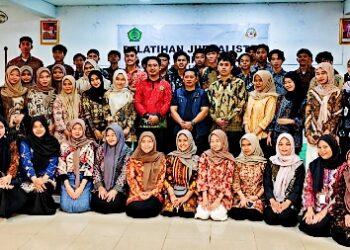 Ketua PWI Natuna Berikan Pelatihan Jurnalistik Kepada Mahasiswa STAI Natuna