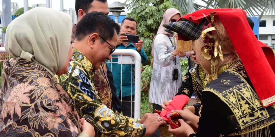 Bupati/wakil Bupati Tiba di Padang Pariaman JKA-Rahmat Disambut Dengan Meriah