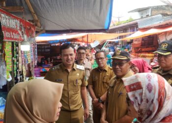 Wabup Rahmat Hidayat bersama BPOM Sumbar Inspeksi Keamanan Pangan Di Pasar Sungai Geringging