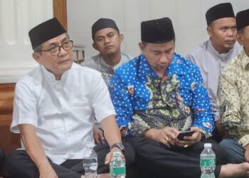Didaulat Jadi Imam, Safari Ramadhan Bupati JKA Minta Waspadai Penggunaan Gedget Pada Anak