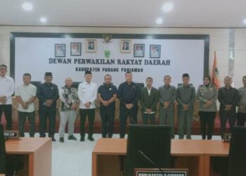 Sidang Paripurna Wabup Rahmat Hidayat Sampaikan Rancangan Awal RPJMD Padang Pariaman 2025-2030