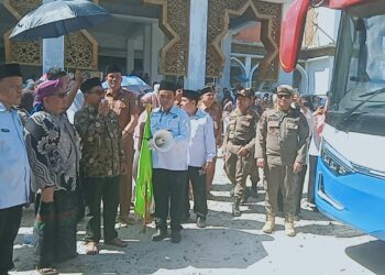 Bupati JKA Lepas Keberangkatan 269 Jemaah Calon Haji Dari Padang Pariaman
