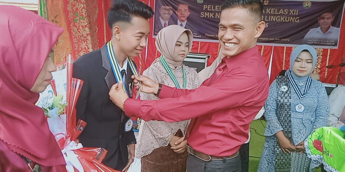 Pelepasan Siswa Kelas XII SMKN 1 Menjadi Kenangan Sepanjang Masa