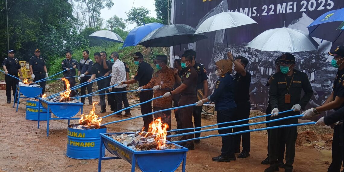 Bea Cukai Tannjungpinang Musnahkan Barang Hasil Penindakan Kepabenan Senilai 5,3 M.