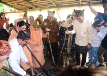 Tampilkan Juadah Pada Festival, Bupati JKA Hadirkan Wamen UMKM ke Padang Pariaman