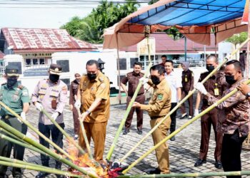 Kejari Pariaman Musnahkan Barang Bukti: Bupati JKA Soroti Kasus Narkotika dan Asusila