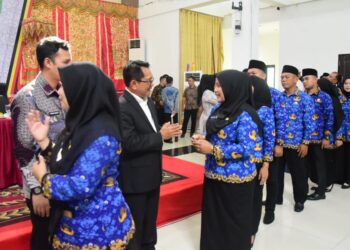 Terima SK 434 PPPK, Bupati JKA Minta Jadi Solusi, “Bukan Beban Birokrasi”