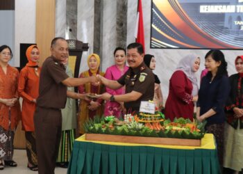 Kejati Kepri Rayakan HBA ke-65 Dipatri dengan Do’a Dan Potong Nasi Tumpeng.