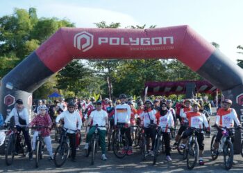 Ratusan ASN dan Masyarakat Padang Pariaman Ikutserta Fun Bike HUT RI ke-80