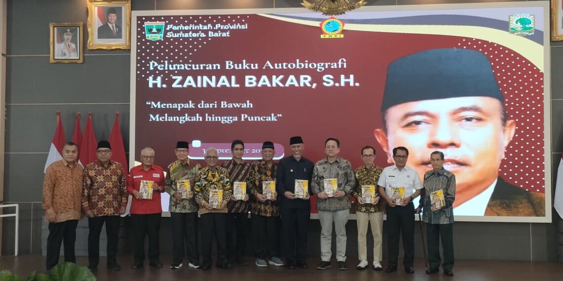 Peluncuran Buku Autobiografi H. Zainal Bakar, Bupati JKA Sebut Sebagai Tokoh Inspiratif