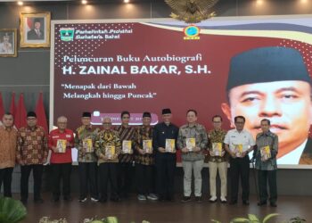 Peluncuran Buku Autobiografi H. Zainal Bakar, Bupati JKA Sebut Sebagai Tokoh Inspiratif