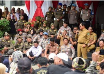 Bupati Padang Pariaman Terima Aspirasi Masyarakat Ganti Rugi Tanaman dan Bangunan