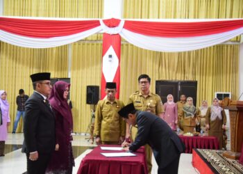 Bupati Lantik 10 pejabat Eselon II dan Pejabat Fungsional