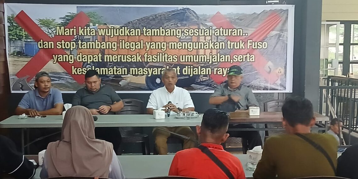 Dihadapan puluhan Media Andi Cori Peringatkan Aktivitas Tambang Pasir Diduga Ilegal di Bintan