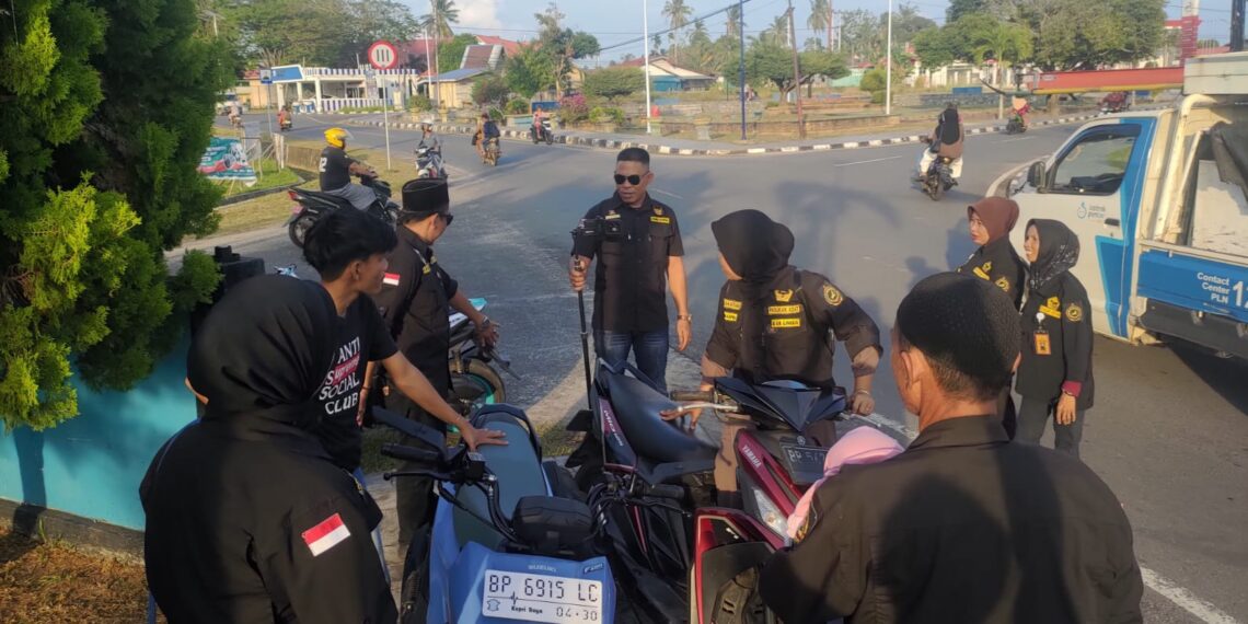 Ormas Gagak Hitam Galang Dana Bantu Korban Puting Beliung di Desa Tanjung Kelit