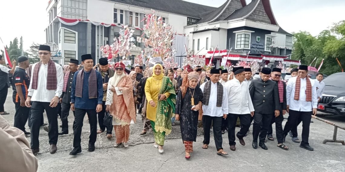 Ribuan Warga Meriahkan Mauluid Nabi 2026, Tradisi Syiarkan Islam di Masjid Raya IKK Ali Mukhni