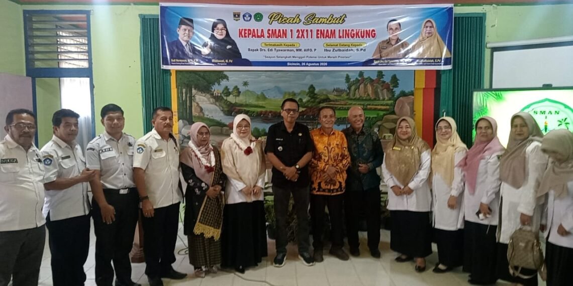 Pengabdian Berganti Edi Tyawarman Tinggalkan Jejak, Zubaidah Bawa Harapan Baru di SMAN 1 2XII Enam Lingkung