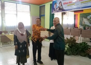 Pengabdian Berganti Edi Tyawarman Tinggalkan Jejak, Zubaidah Bawa Harapan Baru di SMAN 1 2XII Enam Lingkung