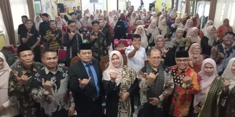 Estafet Kepemimpinan SMAN 1 Batang Anai Dari Zulbaidah Ke Irwan Arnes Bawa Harapan Baru