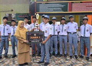 Tim Futsal SMAN 1 2×11 Enam Lingkung Raih Juara I Laga Cup IV Se-Sumatera Barat
