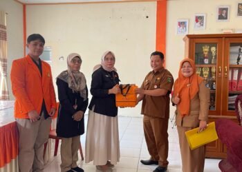 Dosen PNP Perkuat Kompetensi Akuntansi Siswa SMKN 1 Enam Lingkung
